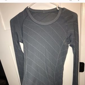 Lululemon swifts tech long sleeve